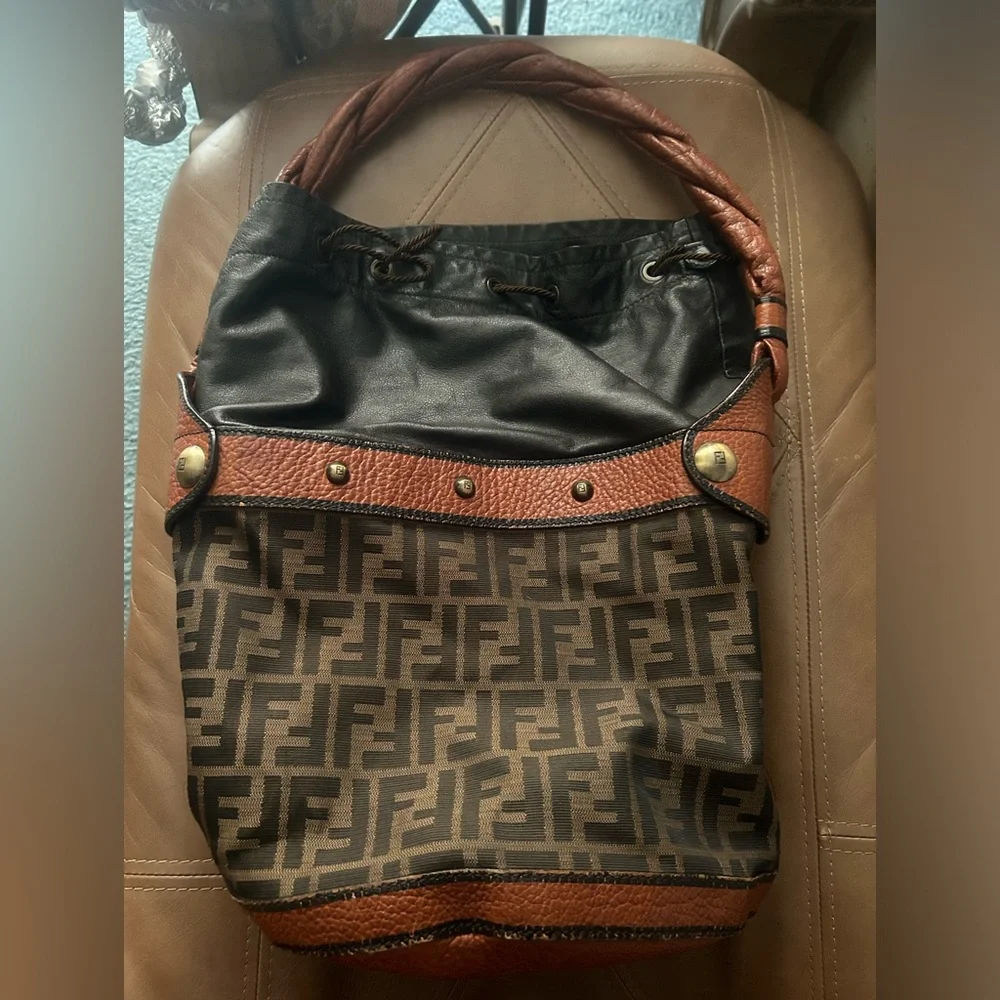 Fendi Vintage Palazzo Bucket Bag - Picture 2 of 12